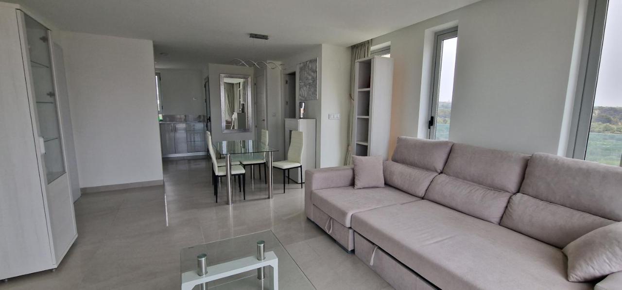Apartamentos Oasis De La Cala فينيسترات المظهر الخارجي الصورة