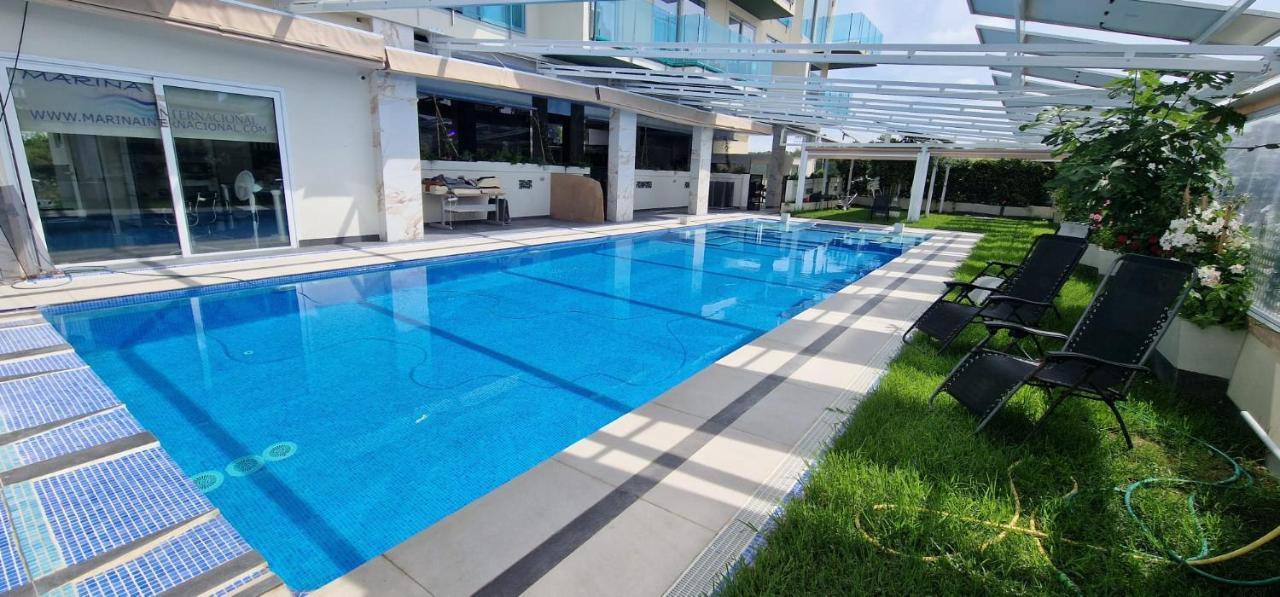 Apartamentos Oasis De La Cala فينيسترات المظهر الخارجي الصورة