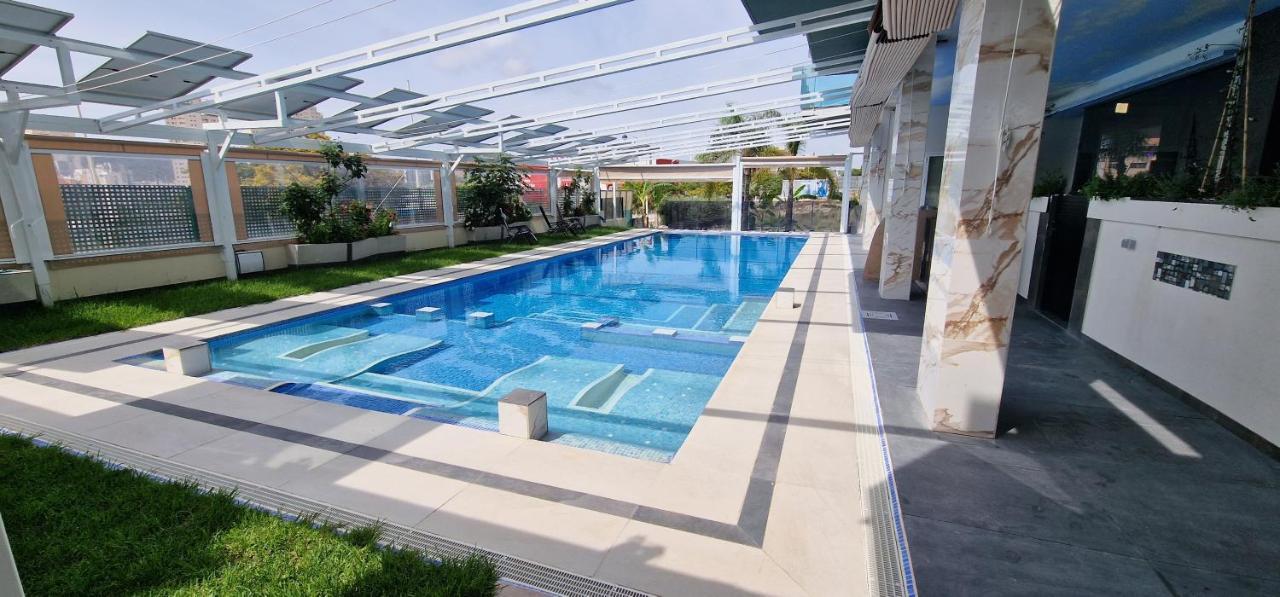 Apartamentos Oasis De La Cala فينيسترات المظهر الخارجي الصورة