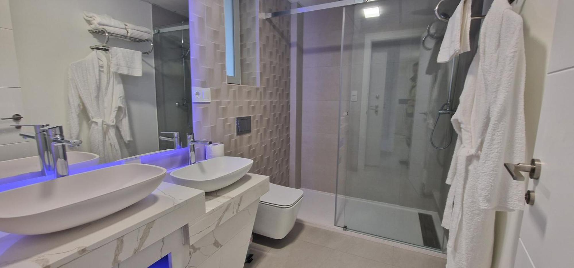 Apartamentos Oasis De La Cala فينيسترات المظهر الخارجي الصورة