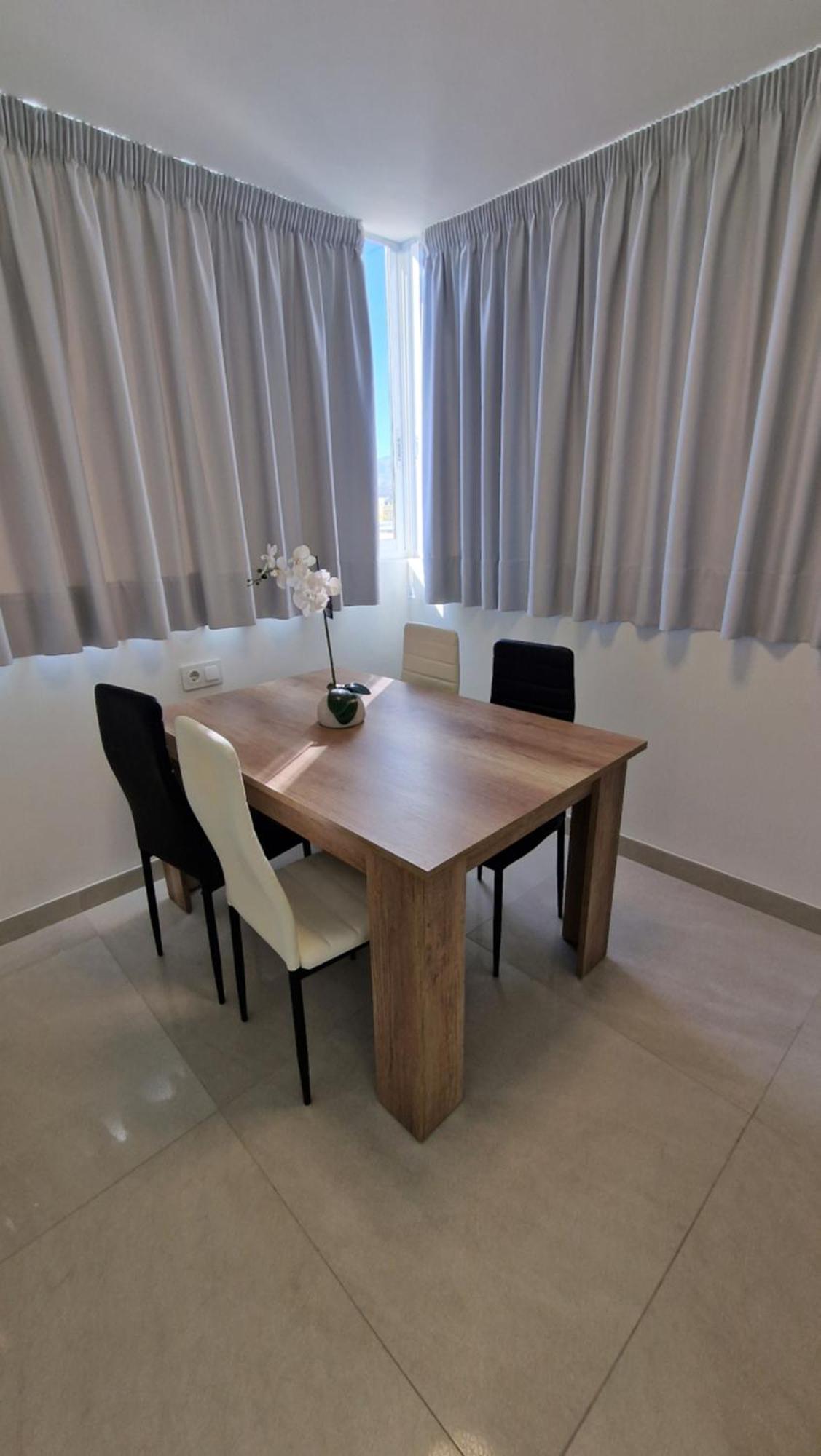Apartamentos Oasis De La Cala فينيسترات المظهر الخارجي الصورة